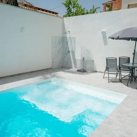Semesterbostad Scirocco House Diamante