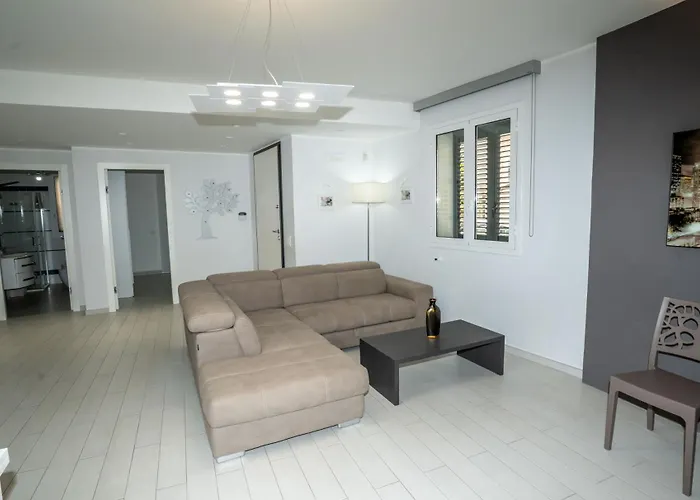 Semesterbostad Scirocco House Diamante *